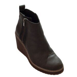 TOMS Womens Black Leather Wedge Booties Side Zipper Rubber Sole Size 6.5